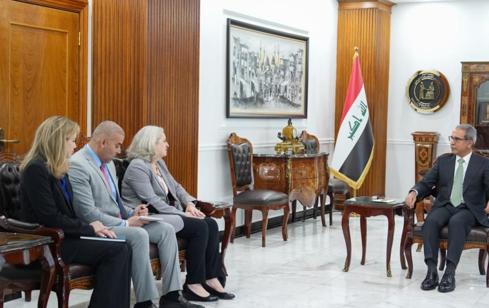 زيدان يستقبل السفيرة الأمريكية ويبحث معها عدداً من القضايا القانونية