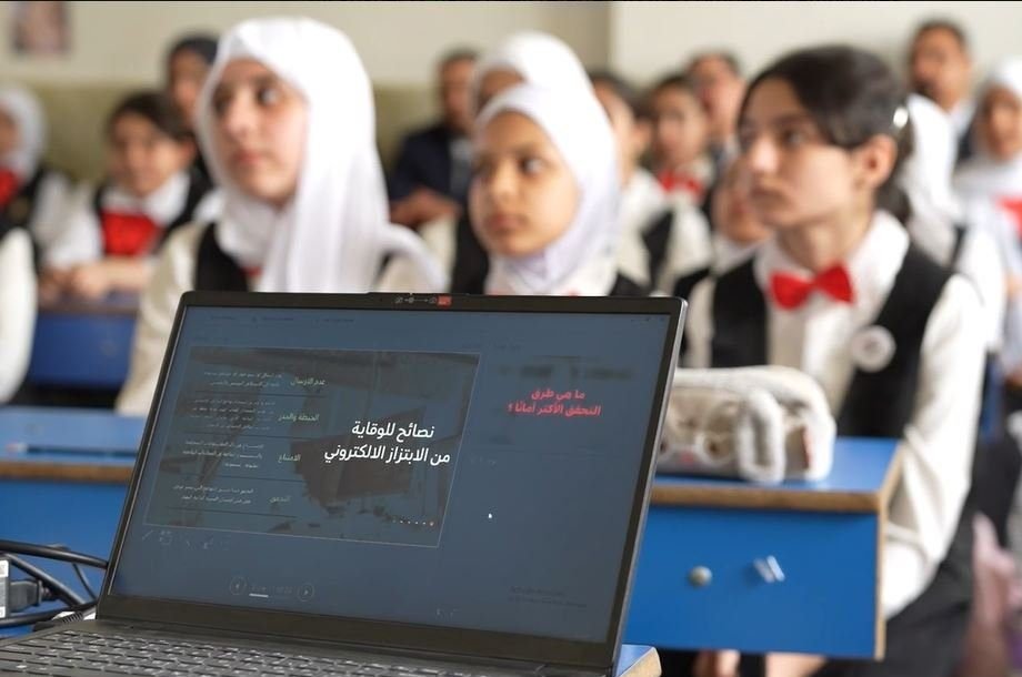 وزارة التربية ترفض تقييد حرية الطالبات في ارتداء الحجاب